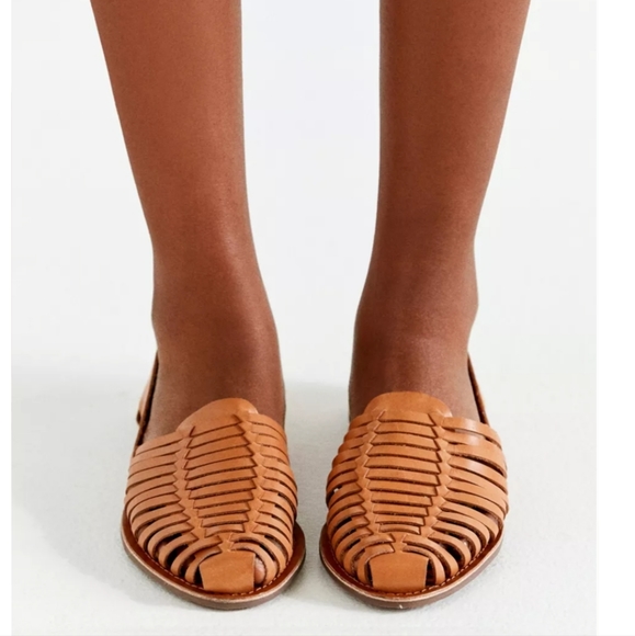 Urban Outfitters Woven Huarache Flats Tan Sandals Leather size 8 Boho - Picture 4 of 10